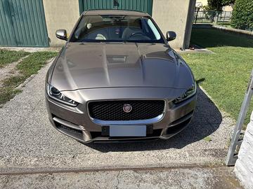 Jaguar xe 2.0 diesel  180 cv