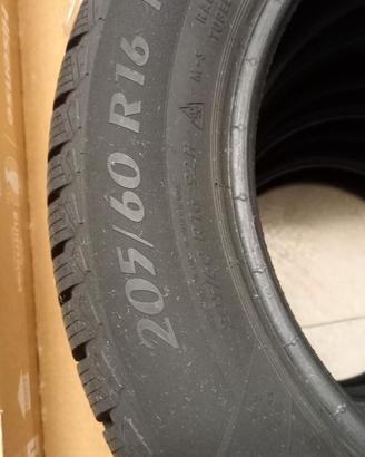 Pneumatici invernali 205 60 R16