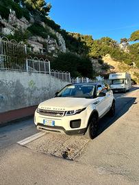 Range Rover évoque