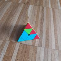 cubo di rubik triangolare 
