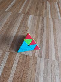 cubo di rubik triangolare 