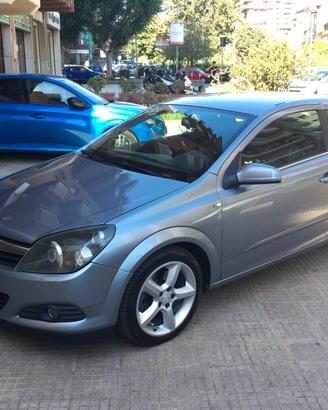Opel Astra GTC 1.9 16V CDTI 150CV 3 porte Cosmo