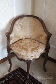 Poltroncina Vintage Regina Anna - Noce Intagliato