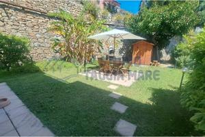 Appartamento trilocale con giardino.