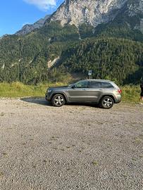 Jeep grande cherokee overland 4x4