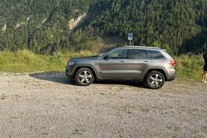 Jeep grande cherokee overland 4x4