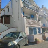 Mortelle, ampia villa su due livelli oltre esterni