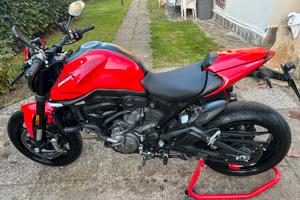 Ducati monster 937 +