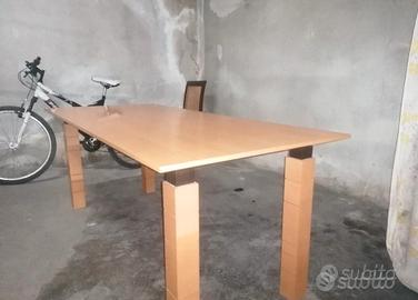 tavolo da salone 180x80 in legno chiaro 