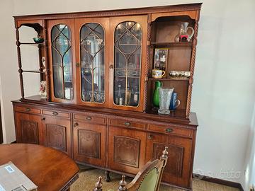 Elegante credenza con vetrina in ciliegio anni '60