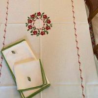 Tovaglia ricamata a mano punto croce 100% cotone