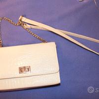 Borsetta a tracolla motivo coccodrillo