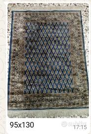Elegante tappeto orientale blu