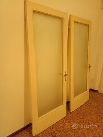 porte legno bianche con vetro