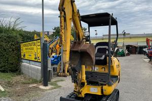 MINIESCAVATORE KOMATSU