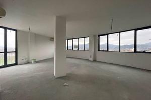Immobile di 110 m² con 4 locali a Bolano
