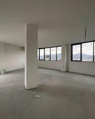 Immobile di 110 m² con 4 locali a Bolano