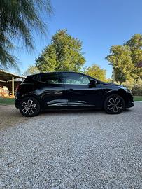 Renault Clio IV MOSCHINO INTENS dCi 90