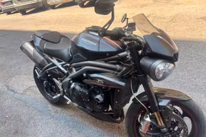 Triumph Speed Triple 1050 Rs