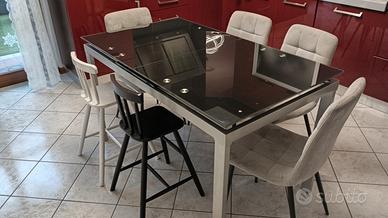 Tavolo in vetro allungabile