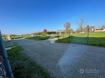 VILLA A SCHIERA A PARMA