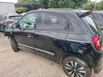 RENAULT TWINGO ELECTRIC 2024 SINISTRATA