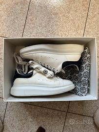 Scarpe Alexander McQueen pari a nuovo