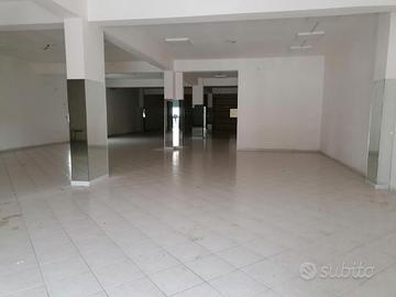 Locale commerciale 280 mq