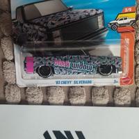 HOT WHEELS CHEVY SILVERADO PICKUP 1/64