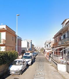 Cinecitta' ampio monolocale arredato