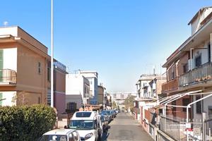 Cinecitta' ampio monolocale arredato