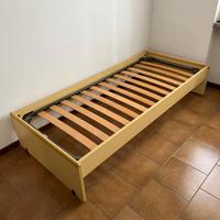 Letto singolo con rete