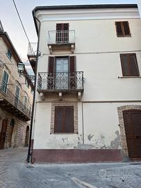 Porzione di palazzetto a Bellante Paese