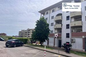 Appartamento di 110 m² con 4 locali e box auto a N
