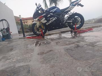 gsxr 600 k5 