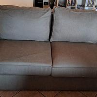 2 divani IKEA modello Kivik grigio-verde