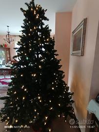 Albero di natale illuminato a led