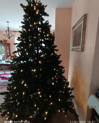 Albero di natale illuminato a led