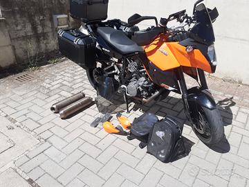 KTM 990