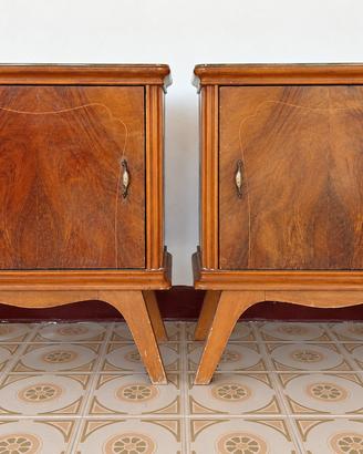 Set di mobili vintage: credenza, comò e 2 comodini