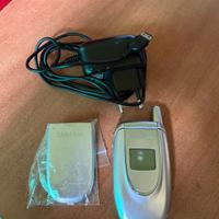 Telefono cellulare Samsung SGH-E 100