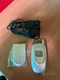 Telefono cellulare Samsung SGH-E 100