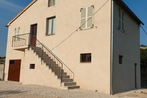 Abitazione con terreno