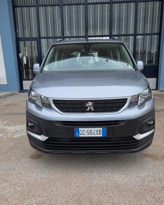 Peugeot Rifter Mix BlueHDi 130 S&S PC Allure Stand