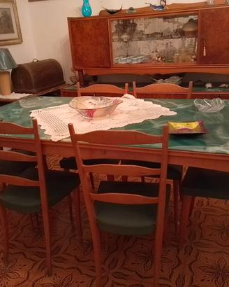 Tavolo con sedie Vintage