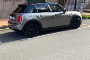 mini cooper D 1.5 116cv
