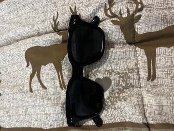 Occhiali neri da sole, unisex