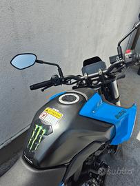  moto Suzuki GSX - 8S
