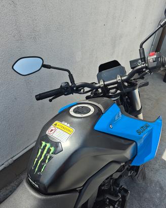  moto Suzuki GSX - 8S