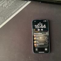 iPhone 13 con batteria nuova